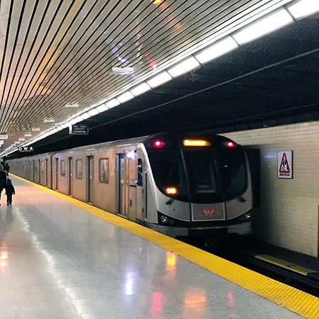 Executive Room In Toronto Next To Yorkdale Shopping Centre Eksteriør bilde