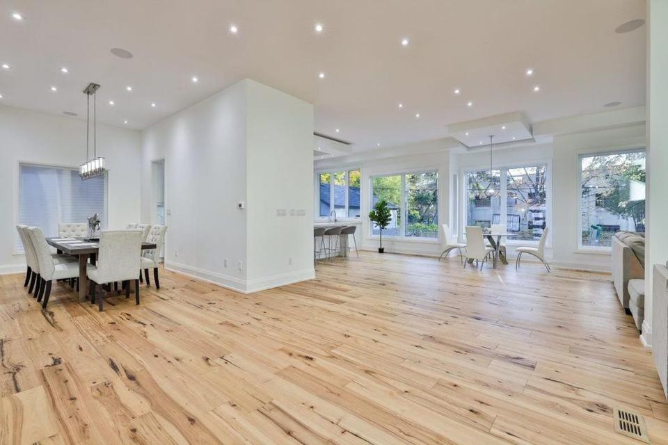 Executive Room In Toronto Next To Yorkdale Shopping Centre Eksteriør bilde