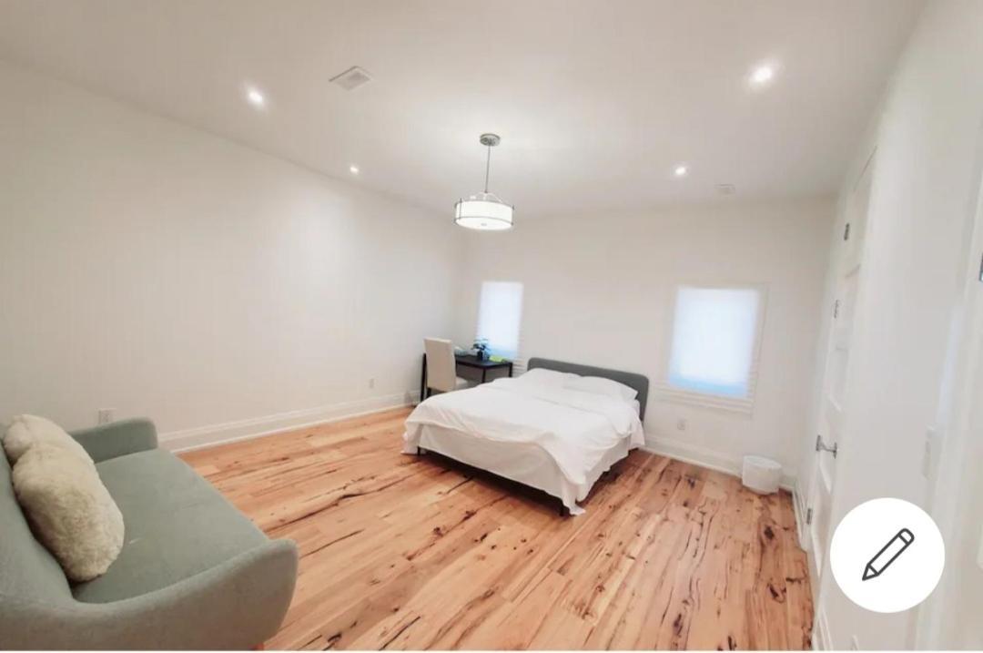 Executive Room In Toronto Next To Yorkdale Shopping Centre Eksteriør bilde