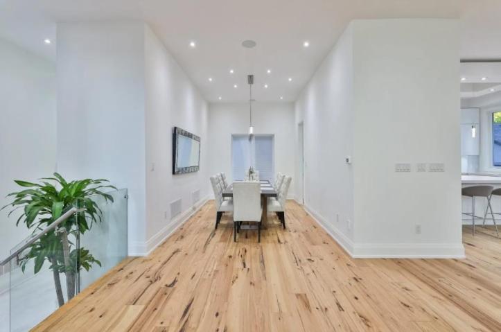 Executive Room In Toronto Next To Yorkdale Shopping Centre Eksteriør bilde